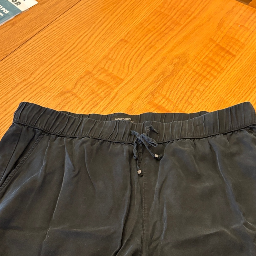 Banana Republic Black Cargo Jogger Pants - Picture 4 of 13
